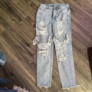 American Eagle mom Jean distressed